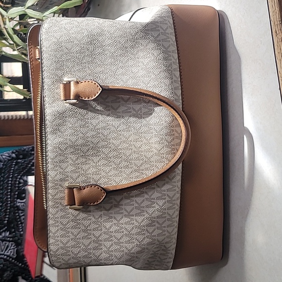 Michael Kors satchel - Picture 1 of 6
